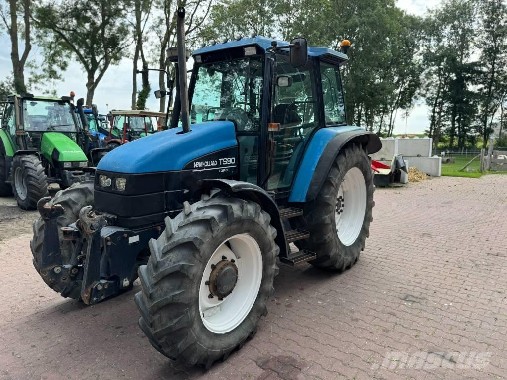 New Holland TS90 Traktori