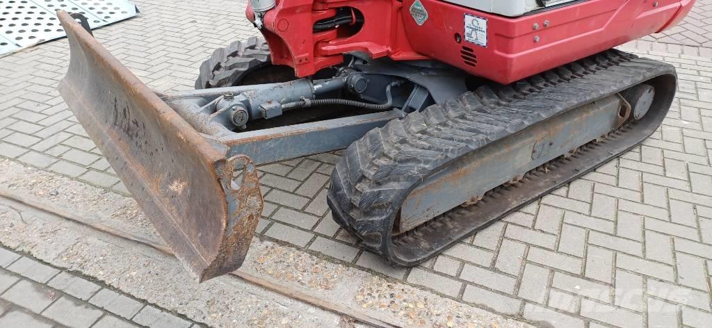 Takeuchi TB 235 CR Mini bageri < 7t