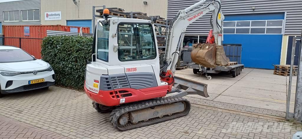 Takeuchi TB 235 CR Mini bageri < 7t
