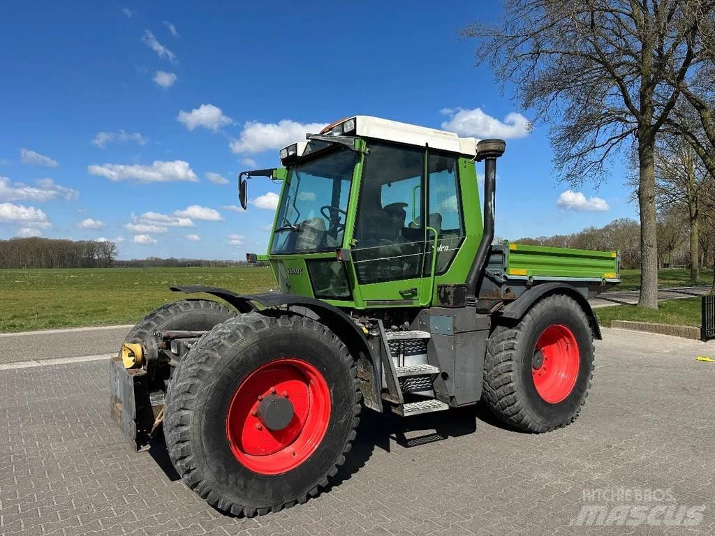 Fendt Xylon 520 Traktori