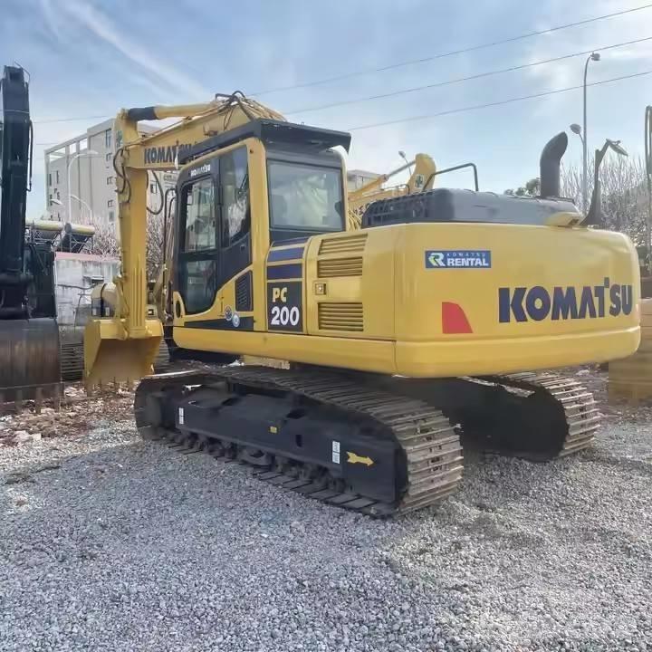 Komatsu PC200-8 Bageri guseničari