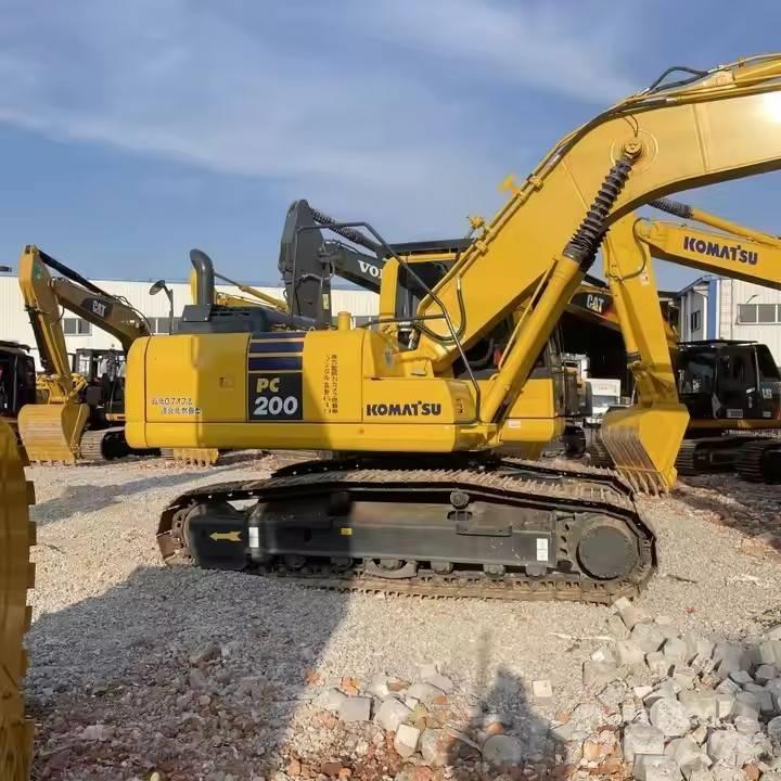 Komatsu PC200-8 Bageri guseničari