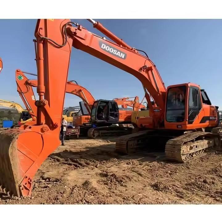 Doosan DH 225 Bageri guseničari