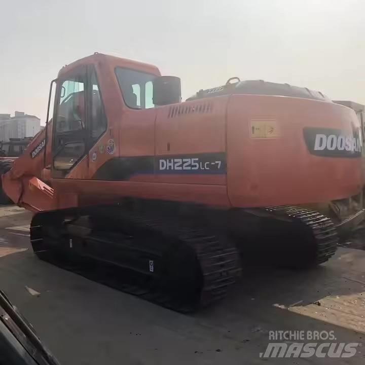 Doosan DH 225 Bageri guseničari