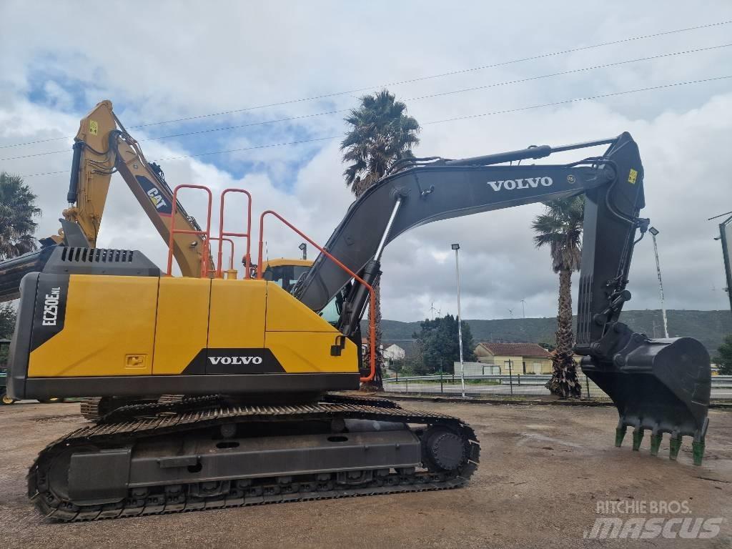 Volvo EC 250 ELN Bageri guseničari