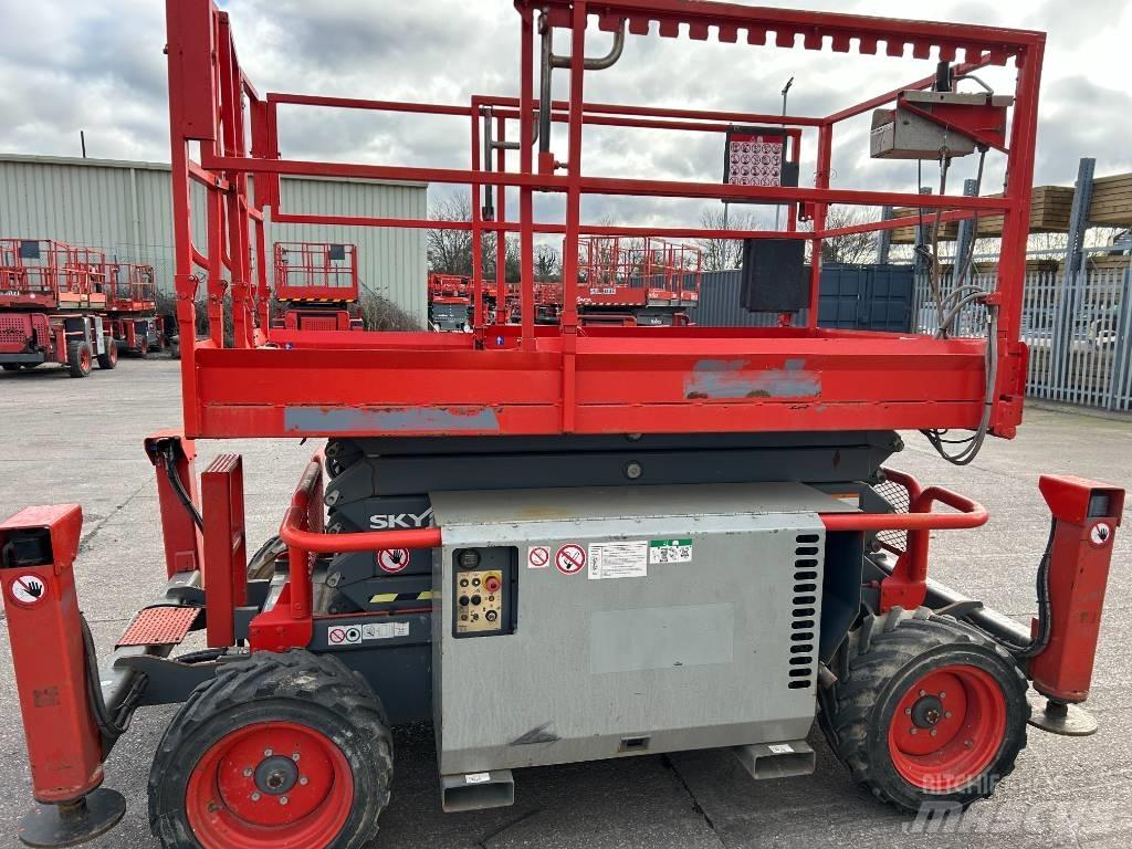 SkyJack SJ 6832 Makazaste platforme