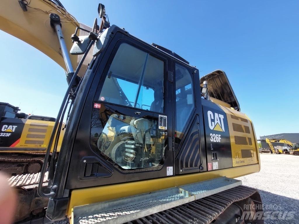 CAT 326 F L Bageri guseničari