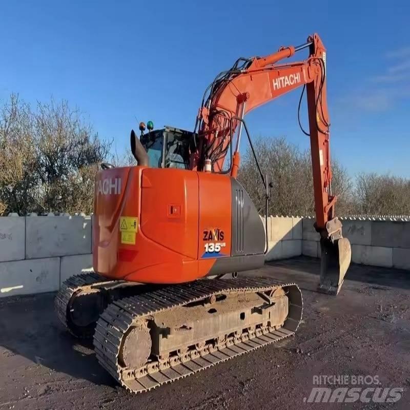 Hitachi ZX 135 Bageri guseničari