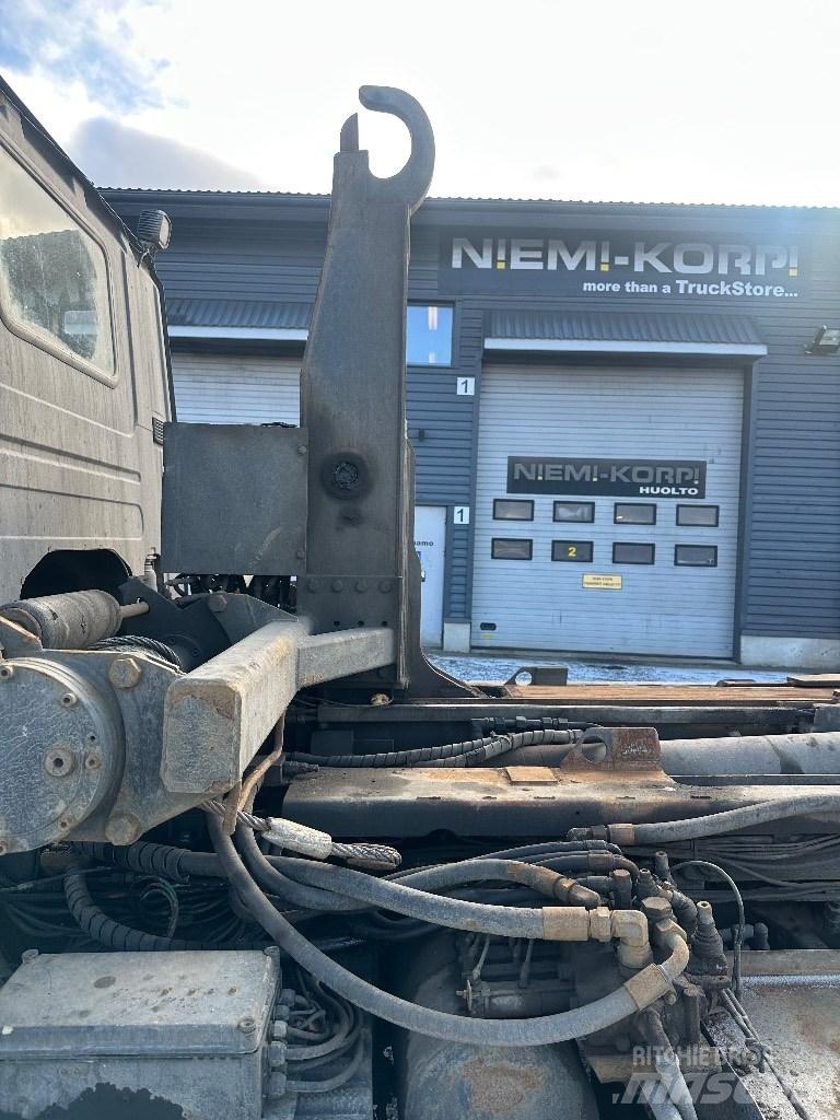 Scania P420 6x2*4 Rol kiper kamioni sa kukom za podizanje tereta