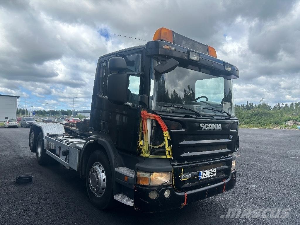Scania P420 6x2*4 Rol kiper kamioni sa kukom za podizanje tereta