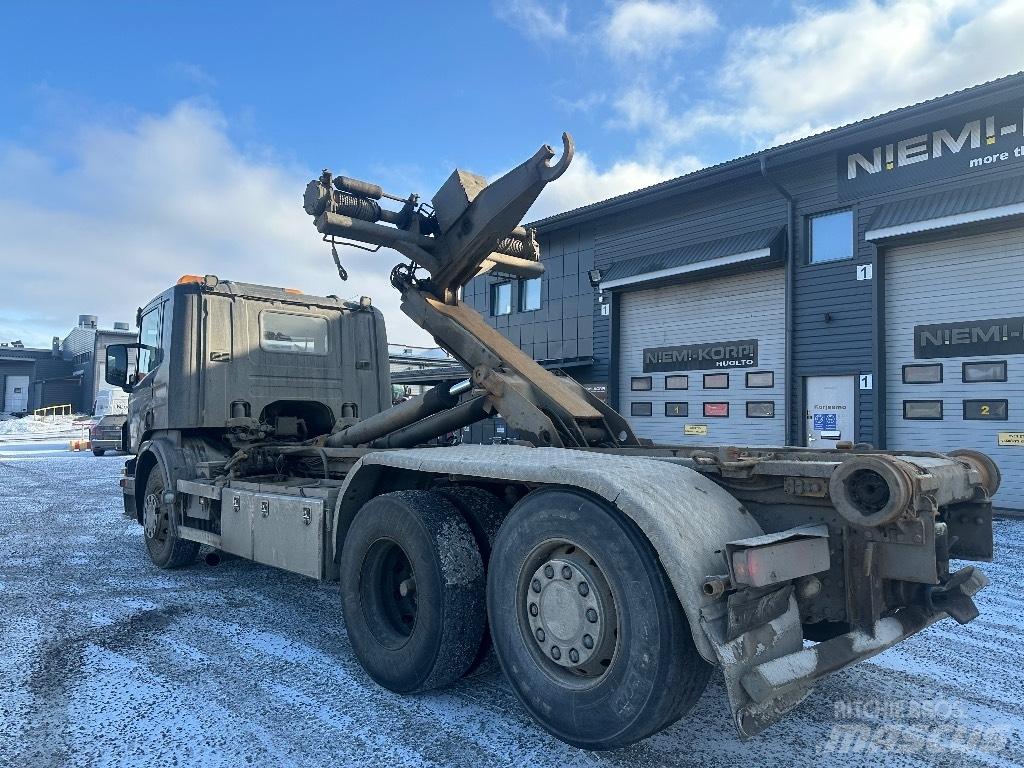 Scania P420 6x2*4 Rol kiper kamioni sa kukom za podizanje tereta
