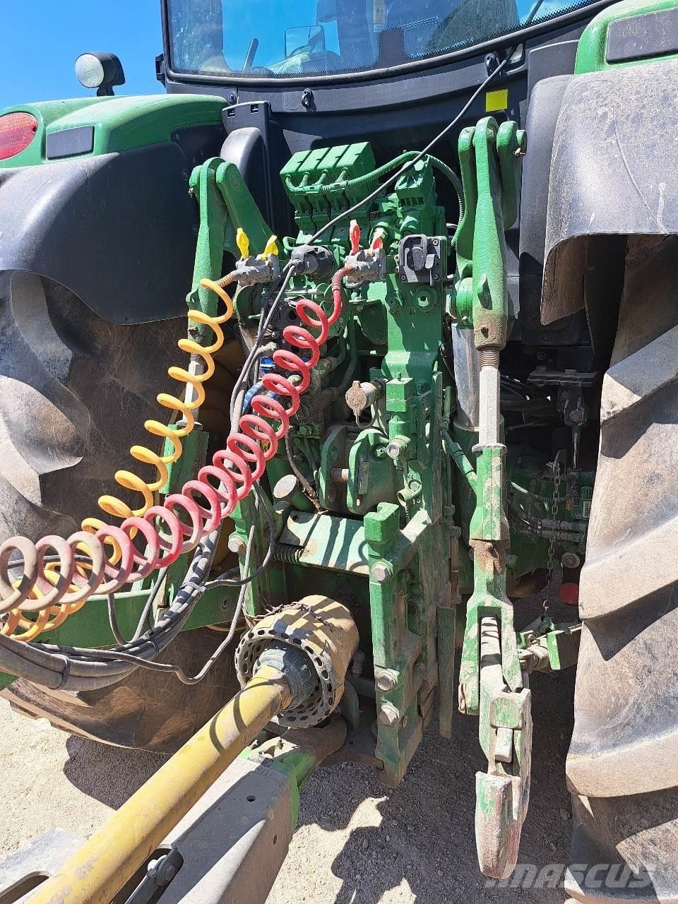 John Deere 6155R Traktori