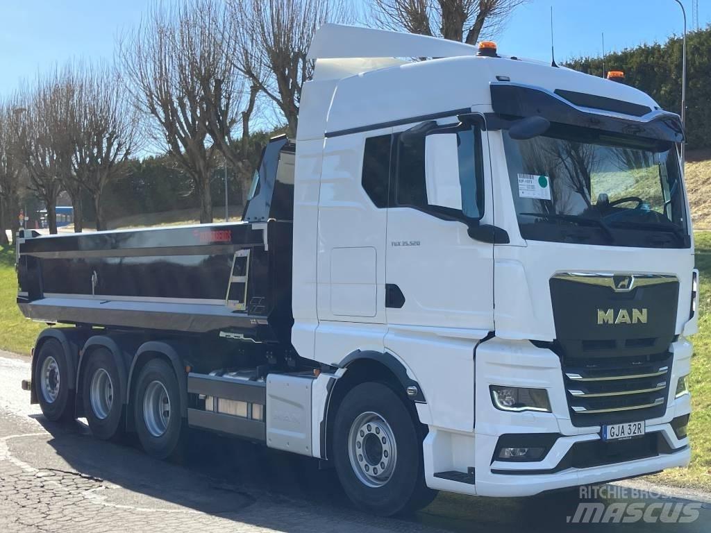 MAN TGX 35.520 Kiperi kamioni