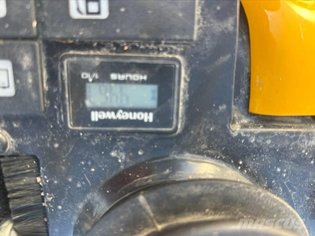 JCB 8010 CTS Mini bageri < 7t