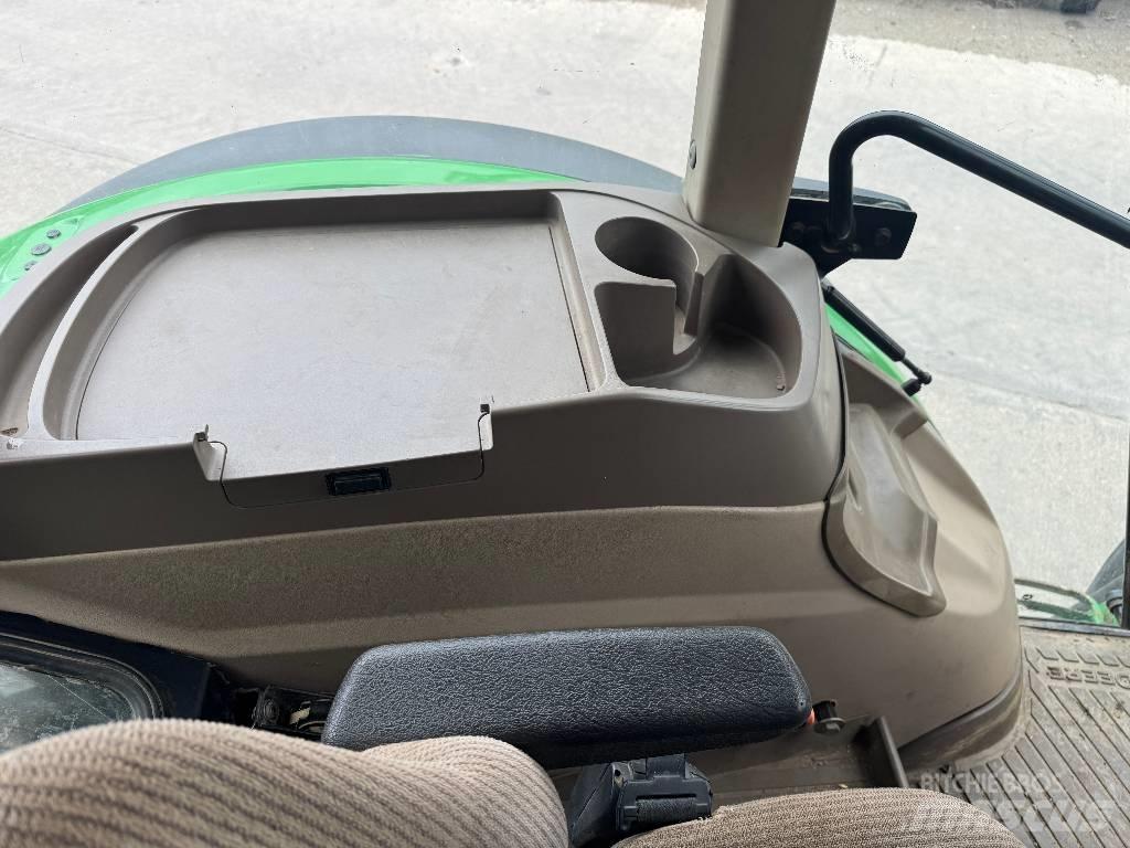 John Deere 5100 R Traktori