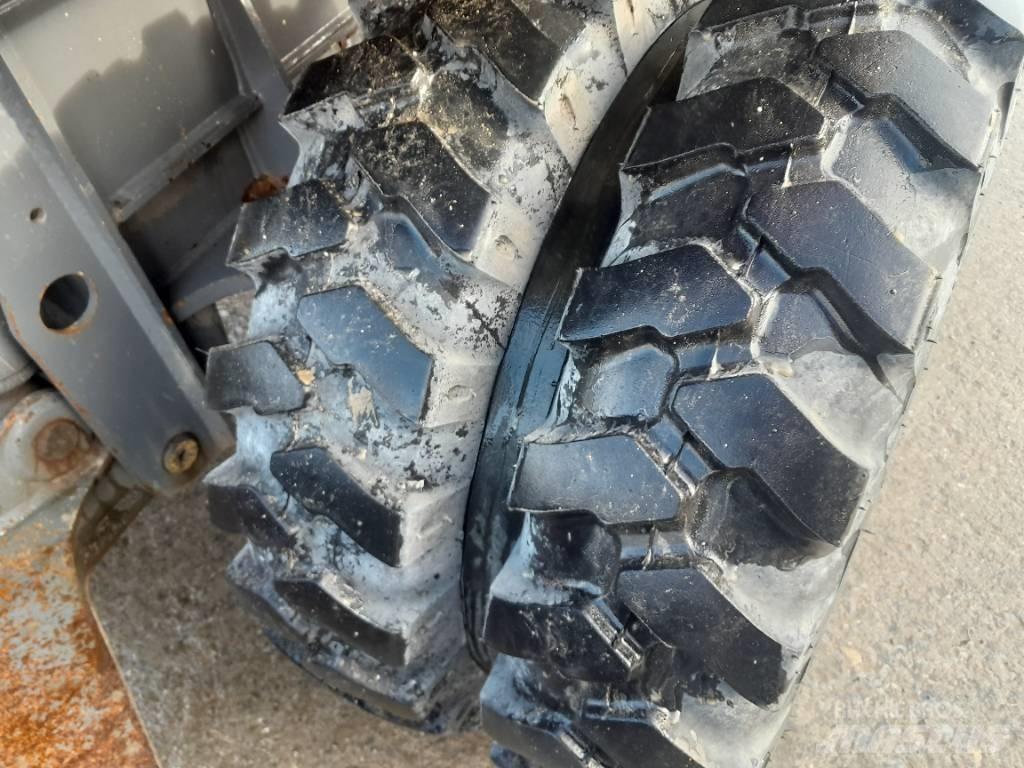 Takeuchi TB 295 W Bageri točkaši