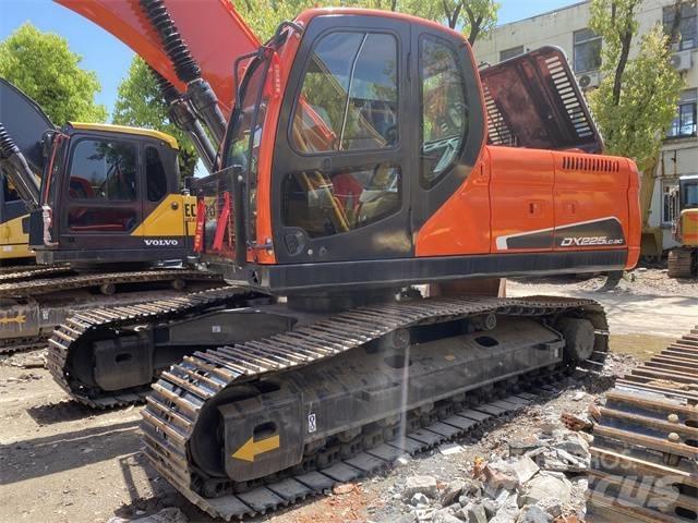 Doosan DX 225 LC Bageri guseničari