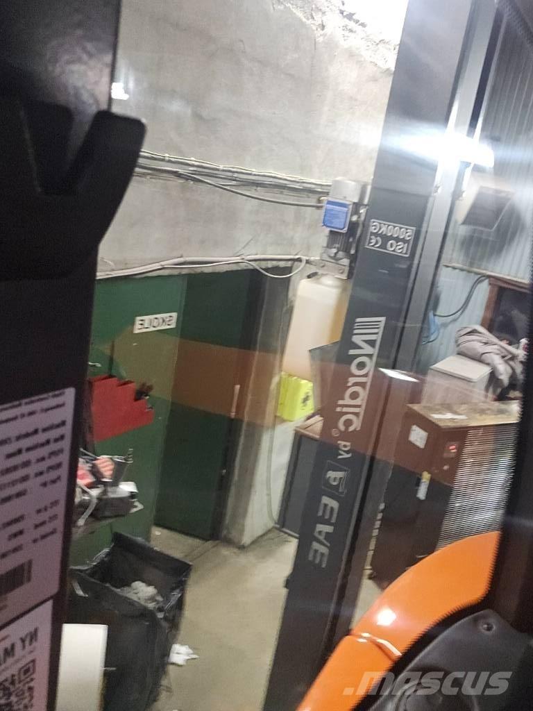 Hitachi ZX 95 W-7 Bageri točkaši