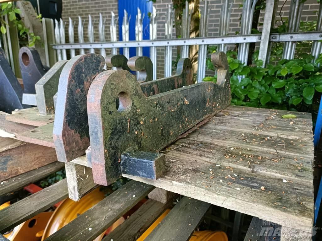 JCB WELD ON BRACKETS Ostala oprema za utovarivače i kopače