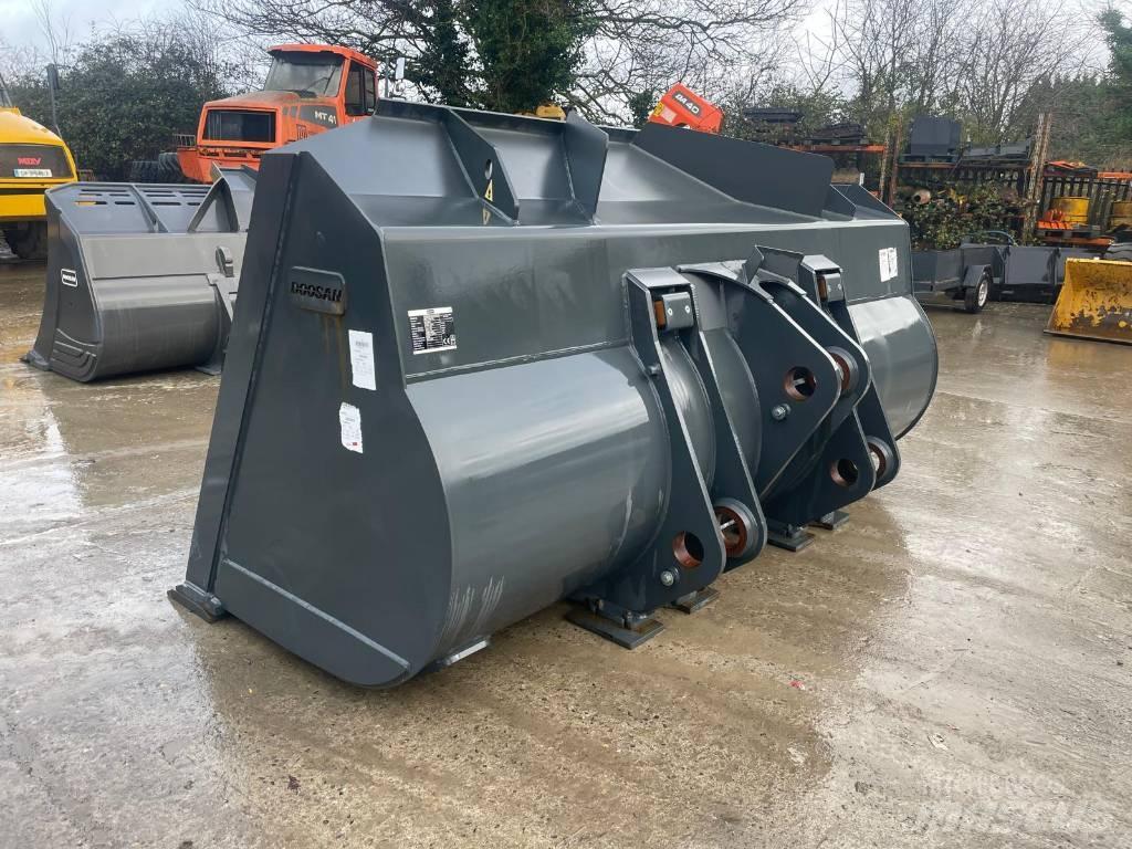Doosan DL550 Kašike / Korpe