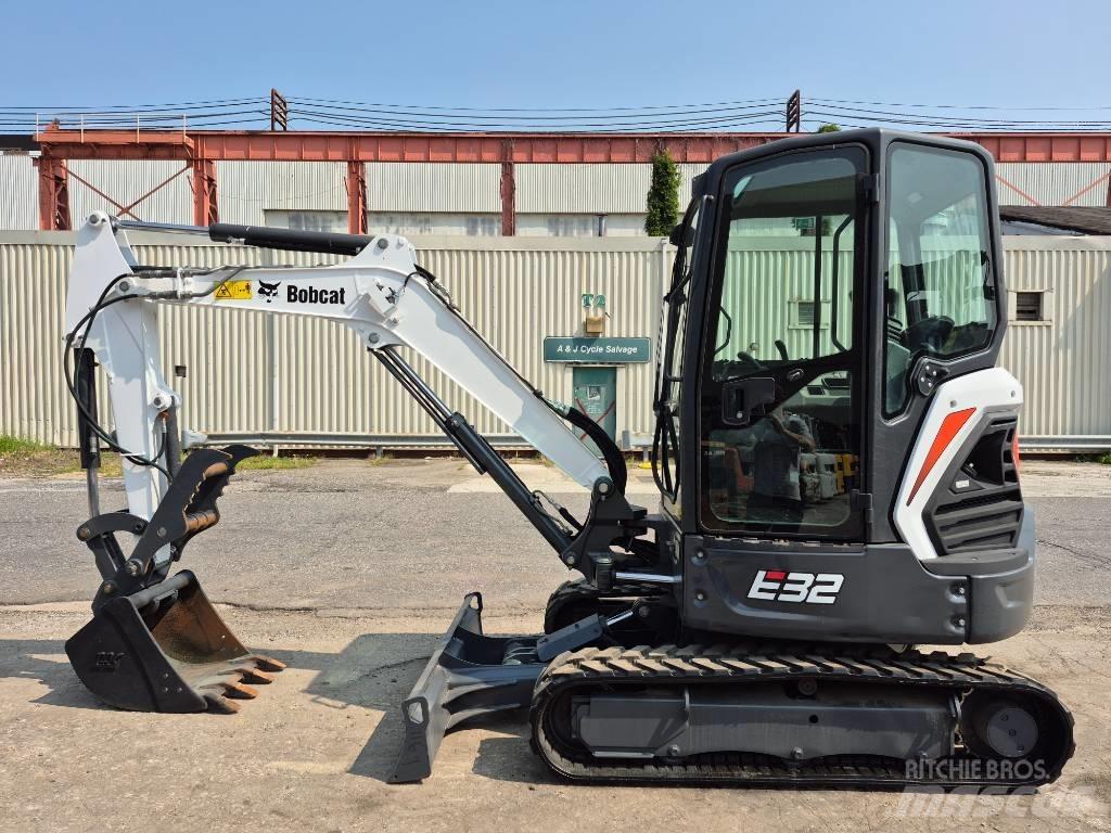 Bobcat E 32i Bageri guseničari