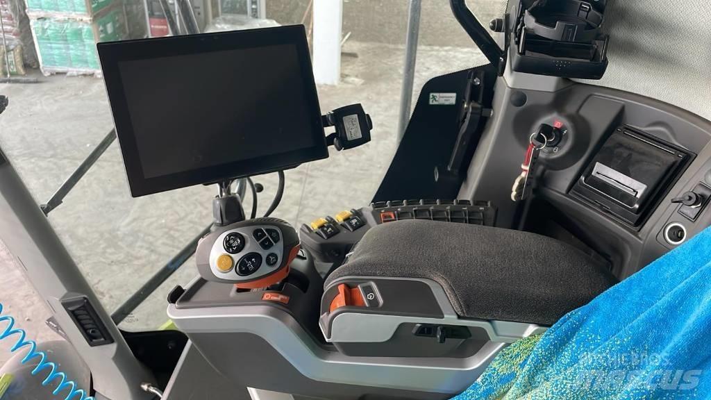 CLAAS LEXION 7700 TT Kombajni