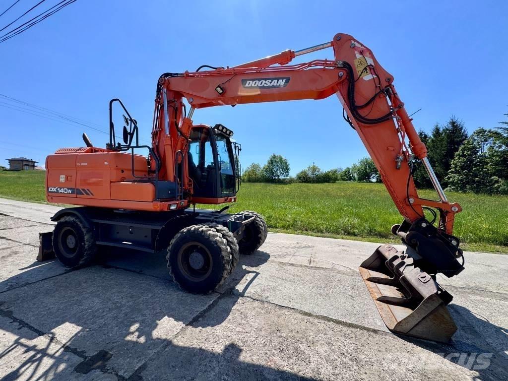 Doosan DX 140 W-3 Bageri točkaši