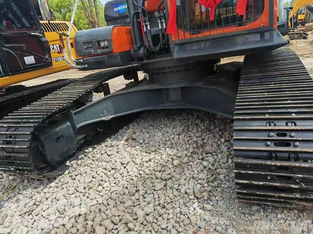Doosan DX 300 LCA Bageri guseničari