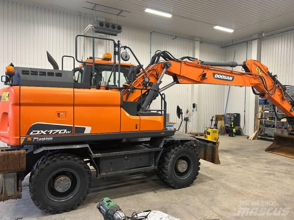 Doosan DX170W-5 Bageri točkaši