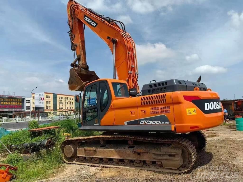 Doosan DX 300 Bageri guseničari