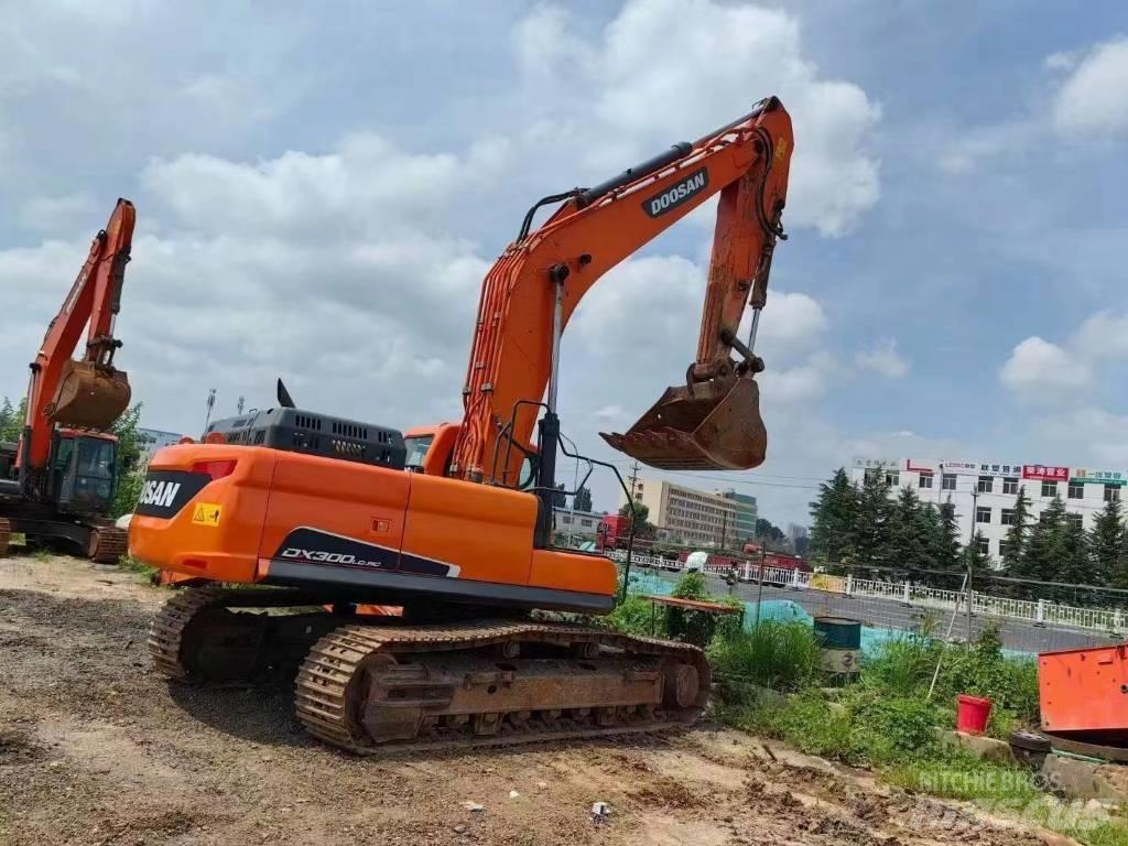 Doosan DX 300 Bageri guseničari
