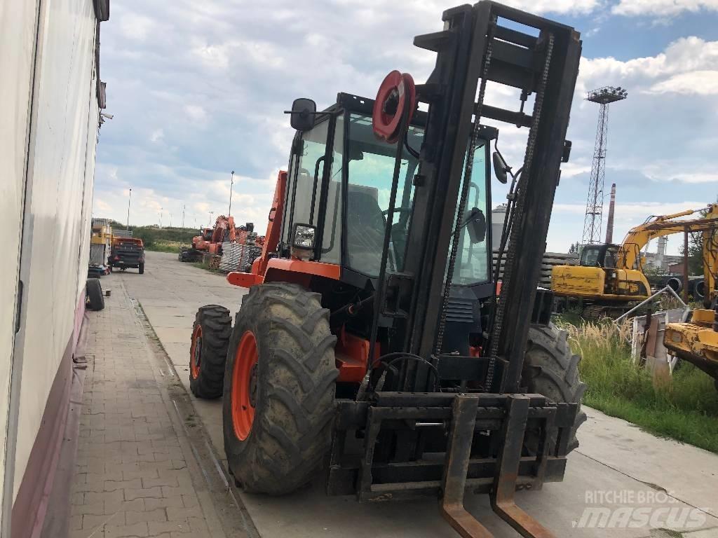 JCB 930-4 Vanterenski viljuškar