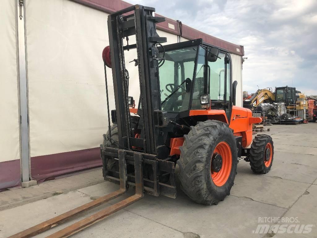 JCB 930-4 Vanterenski viljuškar
