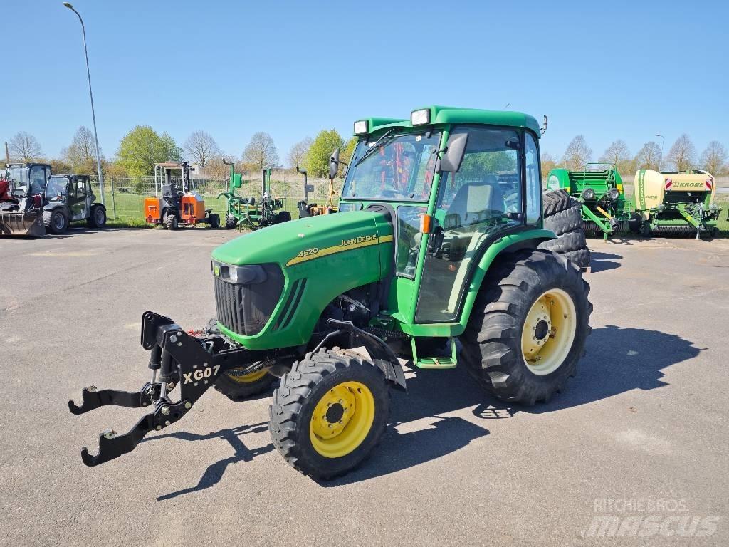 John Deere 4520 Manji traktori