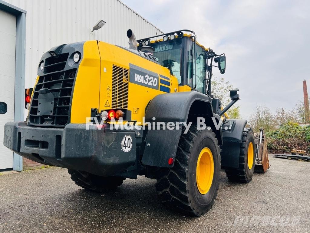 Komatsu WA320 Utovarivači na točkove