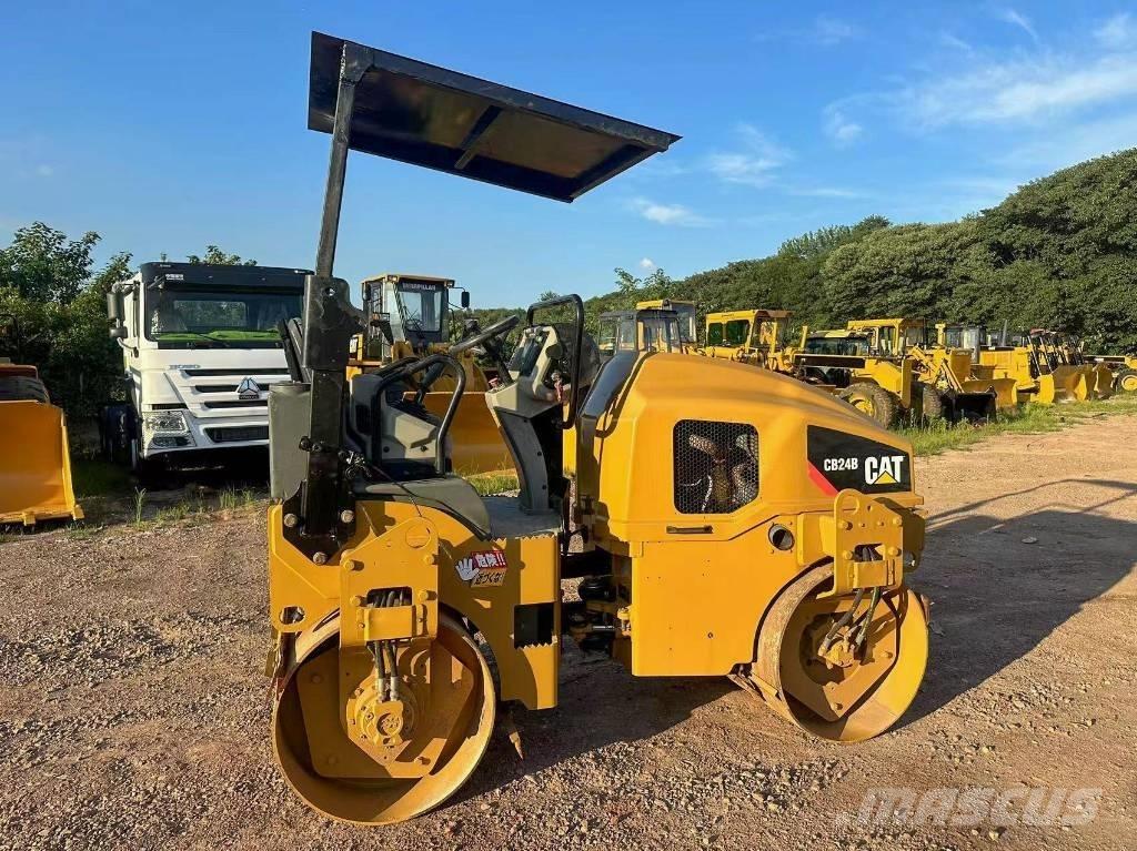 CAT CB 24 B Valjci sa duplim bubnjem