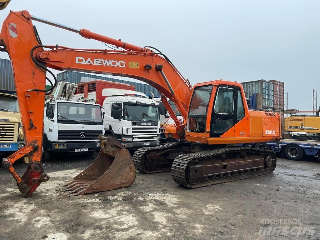 Daewoo Solar 220 LC Bageri guseničari