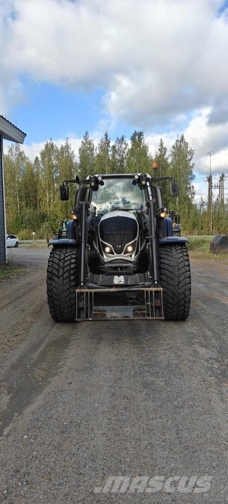 Valtra N 154 A Traktori
