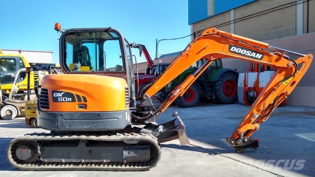 Doosan DX 60 R Mini bageri < 7t