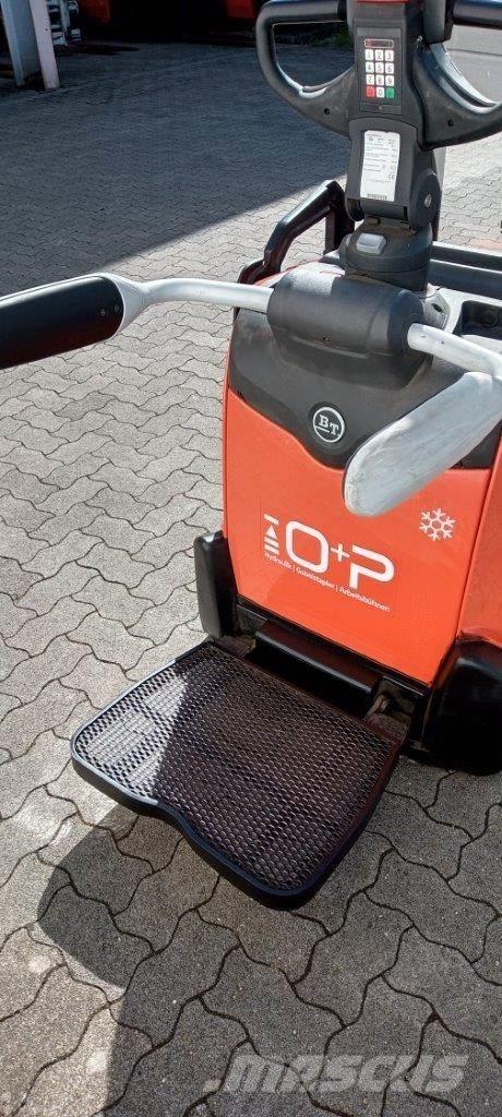 Toyota SPE140L Samopogonski ručni viljuškari