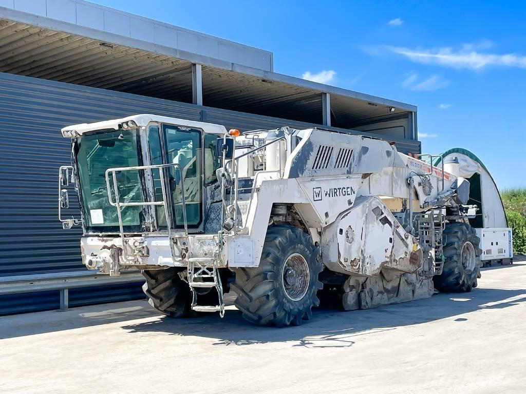 Wirtgen WR 2401 Mašine za reciklažu asfalta