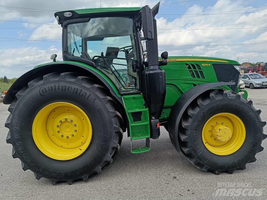 John Deere 6215 R Traktori
