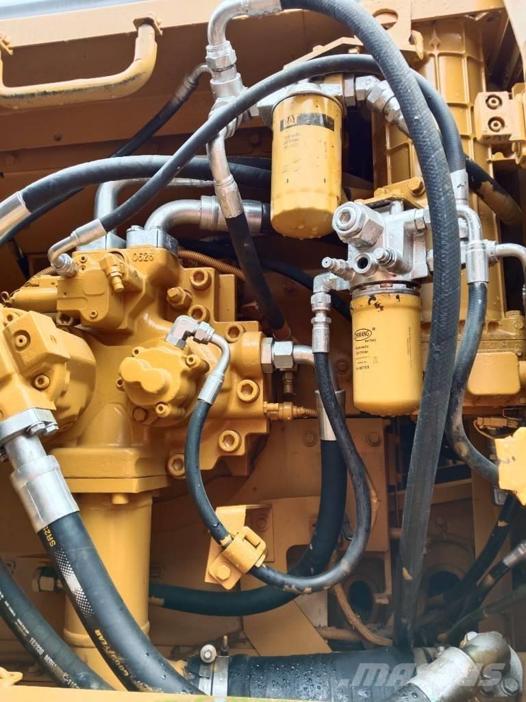 CAT 330 D Bageri guseničari