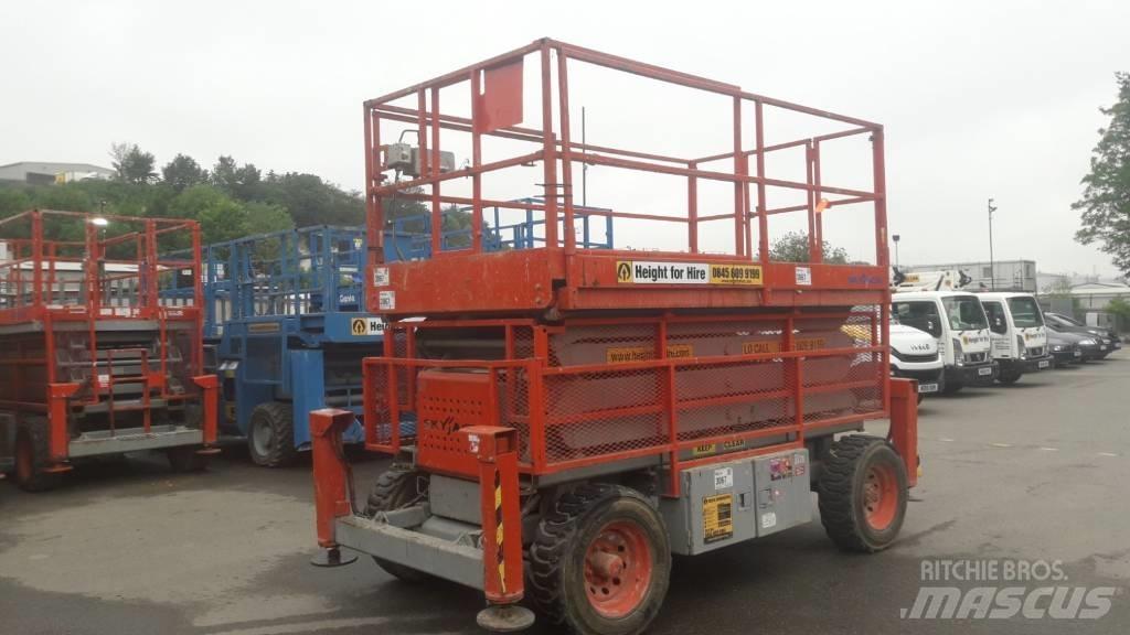 SkyJack SJ 7135 RT Makazaste platforme