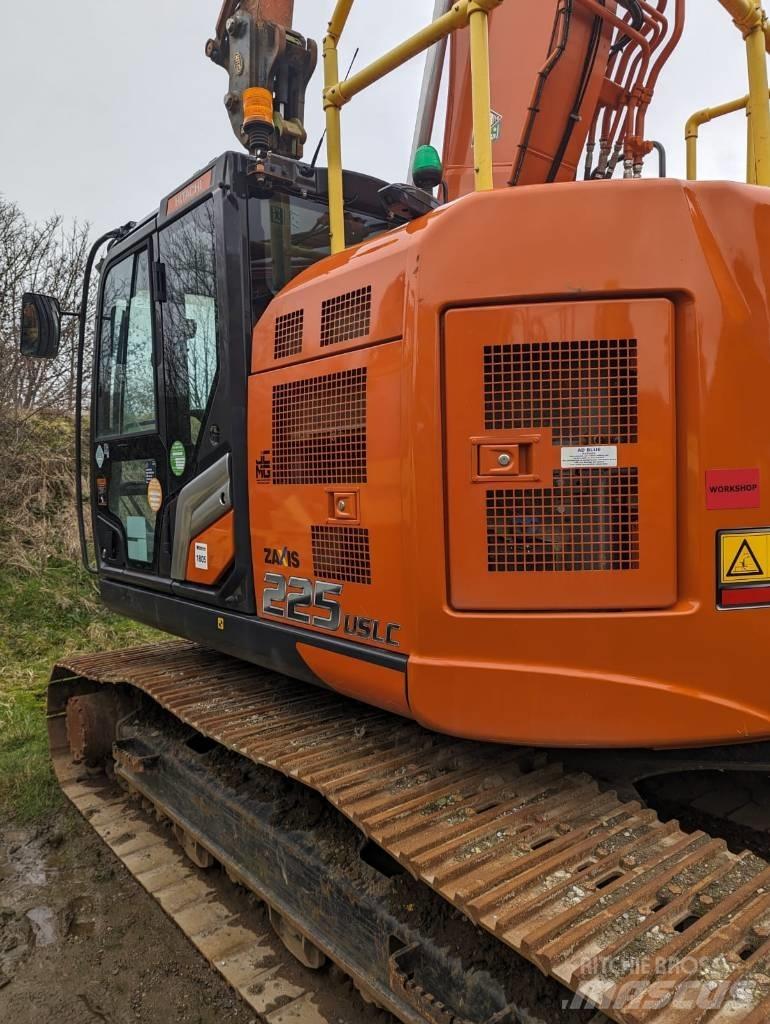 Hitachi ZX225US-7 Bageri guseničari