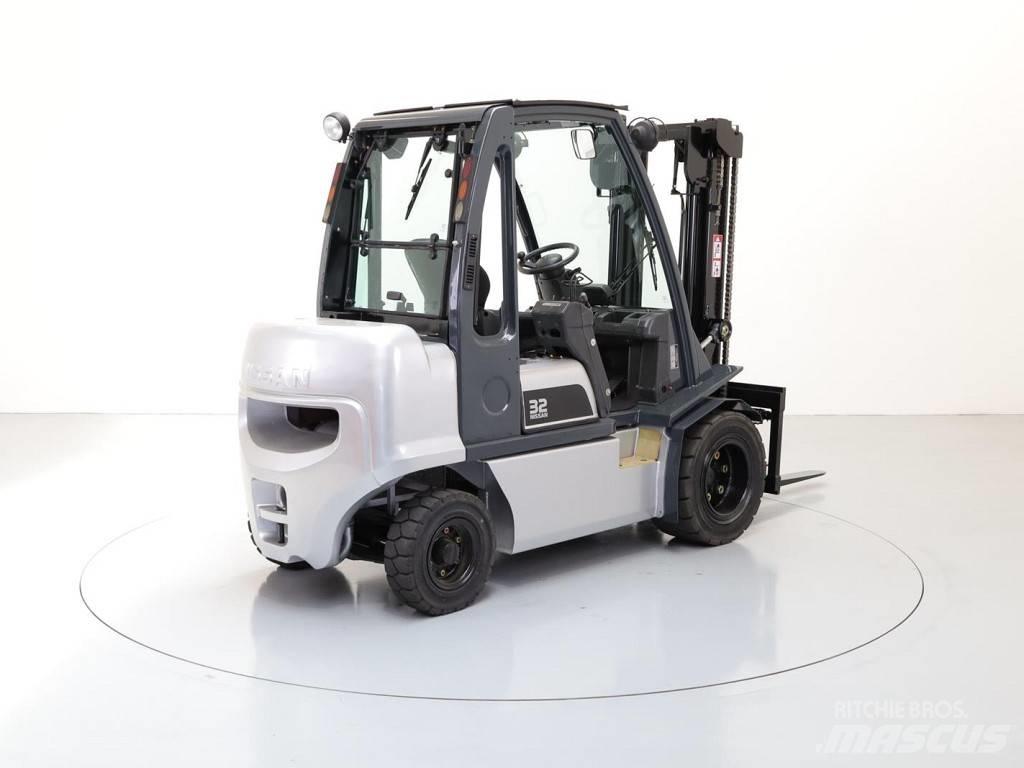 Nissan FD01A18Q Dizelski viljuškari