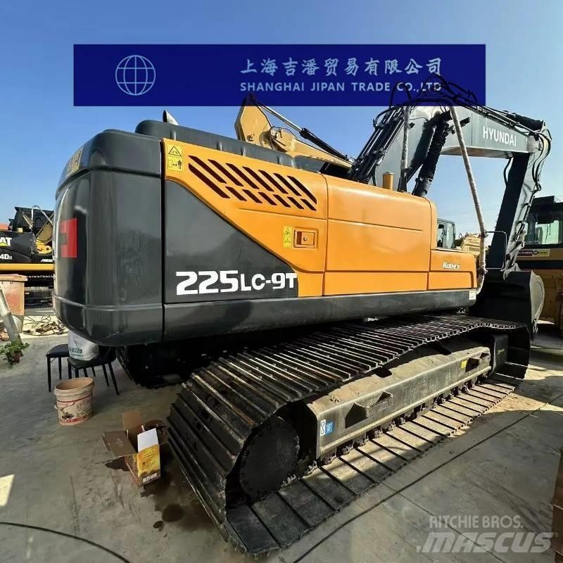 Hyundai R225 Bageri guseničari
