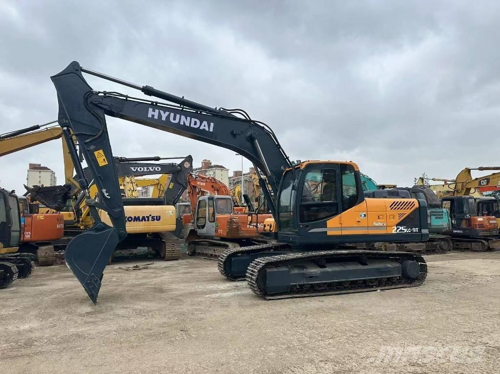 Hyundai 225 LC-9T Bageri guseničari