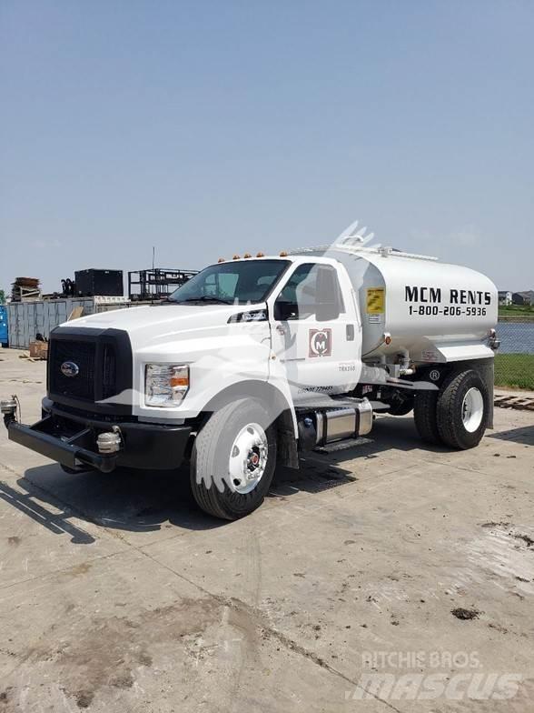 F & R F750 Poluprikolice za stabla
