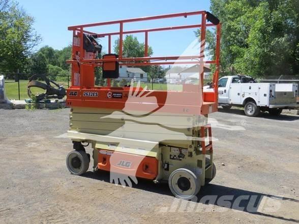 JLG 2632ES Makazaste platforme